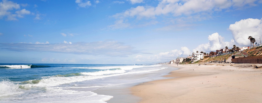 Image of the San Diego coastline sand and ocean waves